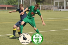 2018-05-12 
Fußball Kreisoberliga 
SV Bautzen in dunkelblau 
-
Hoyerswedawer FC in grün 

Foto: Werner Müller