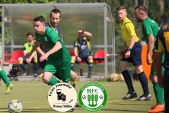 2018-05-12 
Fußball Kreisoberliga 
SV Bautzen in dunkelblau 
-
Hoyerswedawer FC in grün 

Foto: Werner Müller