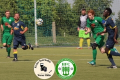 2018-05-12 
Fußball Kreisoberliga 
SV Bautzen in dunkelblau 
-
Hoyerswedawer FC in grün 

Foto: Werner Müller