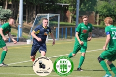 2018-05-12 
Fußball Kreisoberliga 
SV Bautzen in dunkelblau 
-
Hoyerswedawer FC in grün 

Foto: Werner Müller